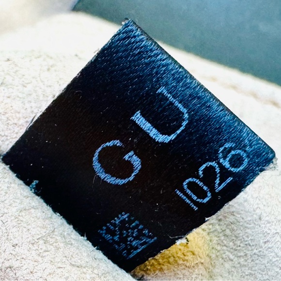 Gucci (GG Logo) Marmont Matelassé Leather Bag - Picture 10 of 13